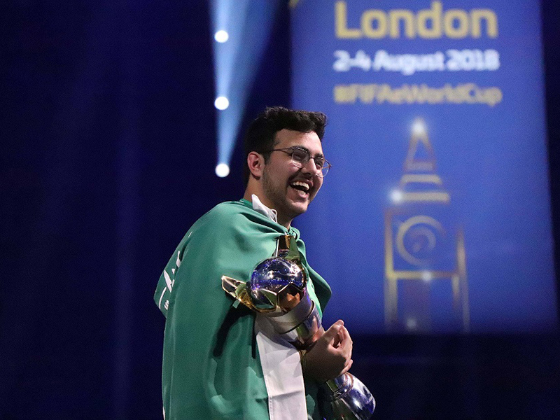 تتويج مساعد الدوسري في بطولة كأس العالم 2018 FIFA